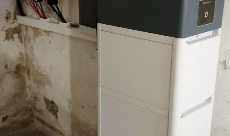 Reference: Instalace fotovoltaické elektrárny s bateriovým úložištěm - Ostrava 