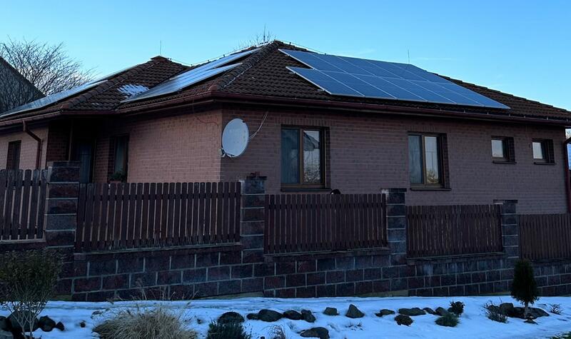 Reference: Fotovoltaická elektrárna s uložením do baterií o kapacitě 10,65 kWh - Mašťov