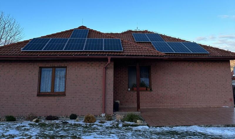 Reference: Fotovoltaická elektrárna s uložením do baterií o kapacitě 10,65 kWh - Mašťov
