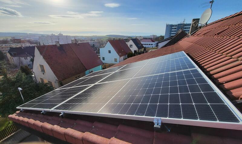 Reference: Fotovoltaická elektrárna s výkonem 5,4 kWp instalovaná v Rakovníku