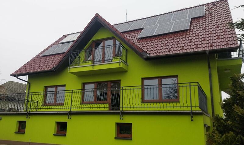 Reference: Instalace fotovoltaické elektrárny s nabíjecí stanici pro elektromobily - Smrk