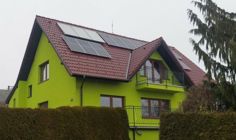 Reference: Instalace fotovoltaické elektrárny s nabíjecí stanici pro elektromobily - Smrk