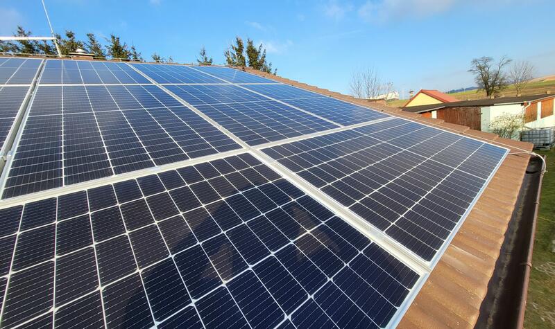 Reference: Fotovoltaika s výkonem 9 kWp a ukládáním vyrobené energie do baterií - Luka nad Jihlavou