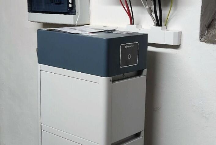 Reference: Fotovoltaická elektrárna s dobíjecí stanici pro elektromobil, instalovaná ve Velkých Losinách