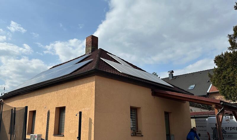 Reference: Solární elektrárna na míru s bateriovým úložištěm - Podbořany-Buškovice