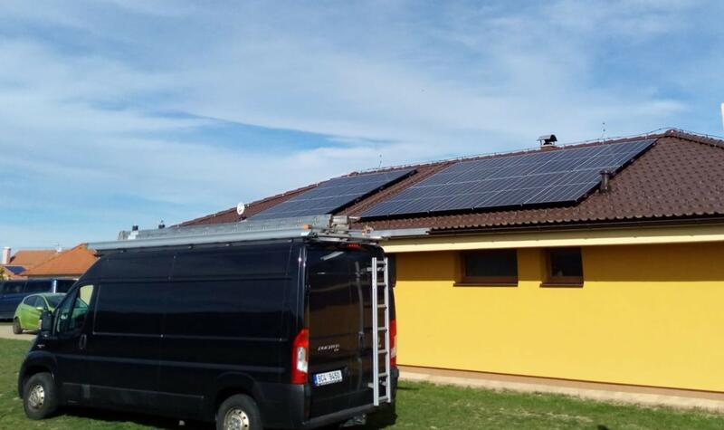 Reference: Fotovoltaická elektrárna instalovaná na valbovou střechu - Dolní Třebonín