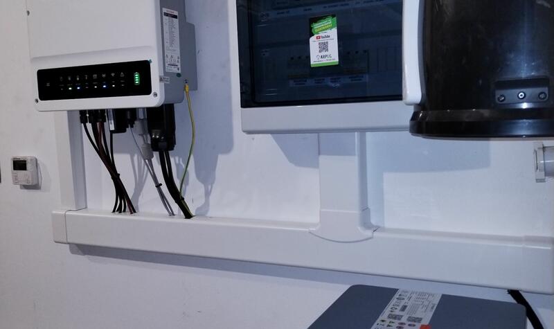 Reference: Fotovoltaická elektrárna instalovaná na valbovou střechu - Dolní Třebonín