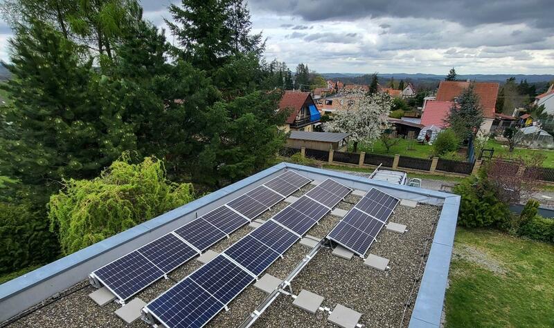 Reference: Fotovoltaická elektrárna s dobíjecí stanici pro elektromobil - Kamenice-Ládví