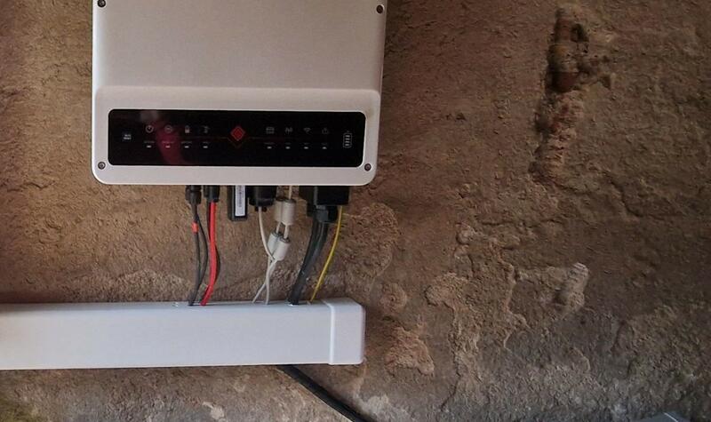 Reference: FVE s bateriovým úložištěm a dobíjecí stanici pro elektromobil - Velký Šenov