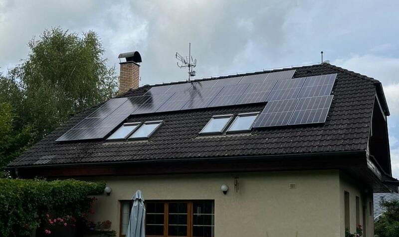 Reference: Fotovoltaická elektrárna instalovaná na polovalbovou střechu - Horní Hanychov 