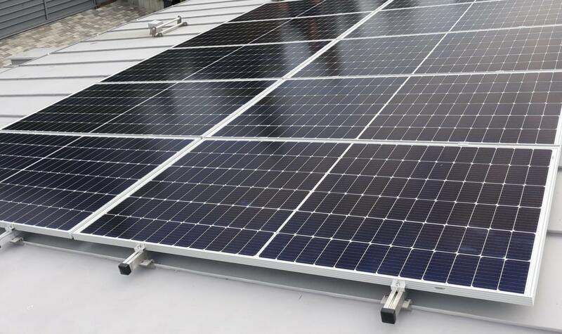Reference: Instalace fotovoltaické elektrárny na plechovou střechu - Mělník 