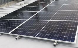 Reference Instalace fotovoltaické elektrárny na plechovou střechu - Mělník