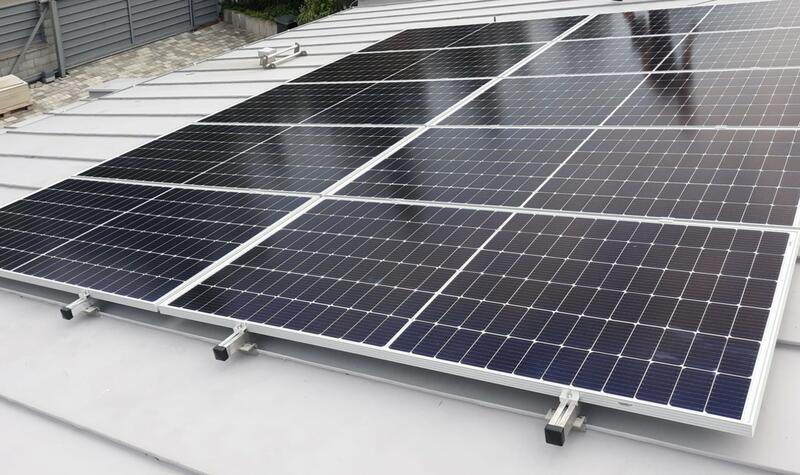 Reference: Instalace fotovoltaické elektrárny na plechovou střechu - Mělník 