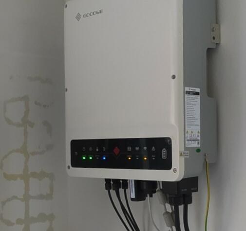 Reference: Instalace fotovoltaiky o výkonu 5,4 kWp - Petrovice 