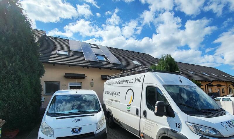 Reference: FVE s bateriovým úložištěm a nabíjecí stanici pro elektromobily- Mikulovice