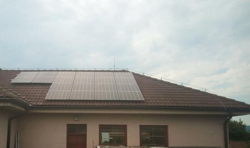 Reference: Solární elektrárna na míru s využitím bateriového úložiště - Tichá