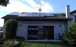 Reference Fotovoltaické panely montované na sedlovou střechu - Rybí