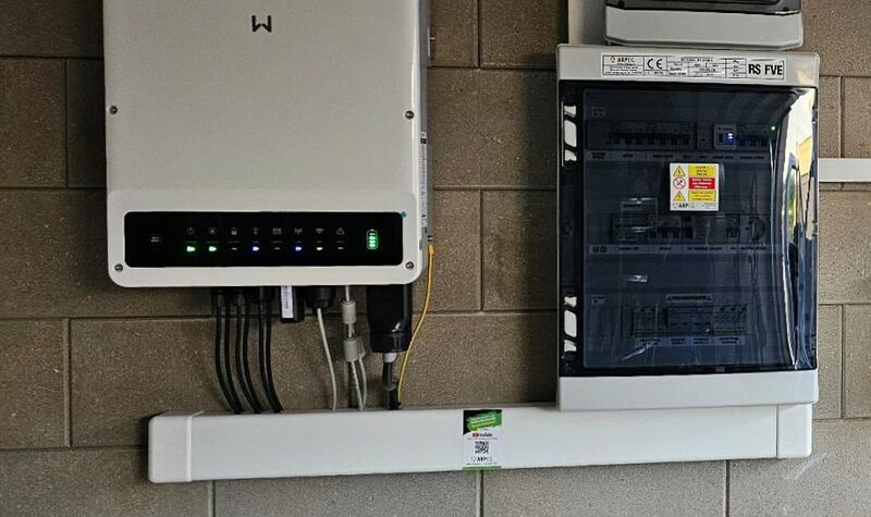 Reference: Fotovoltaická elektrárna s dobíjecí stanici pro elektromobil - Zlonín
