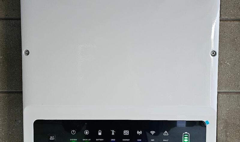 Reference: Fotovoltaická elektrárna s dobíjecí stanici pro elektromobil - Zlonín