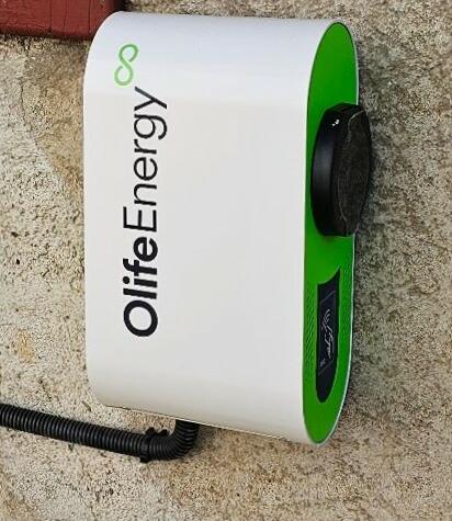 Reference: FVE na míru s nabíjecí stanici pro elektromobily - Chlumín