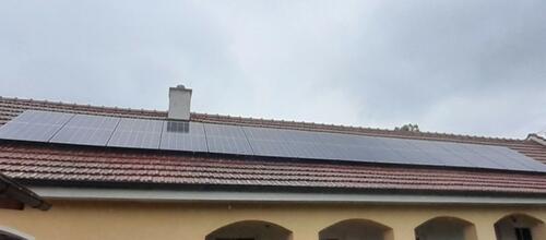 Reference Fotovoltaická elektrárna s dobíjecí stanici pro elektromobil - Bavory 