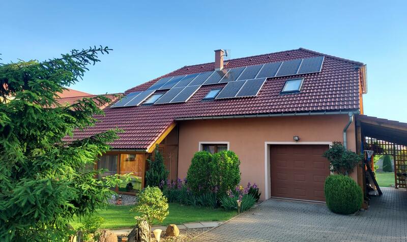 Reference: Fotovoltaická elektrárna na polovalbové střeše - Polepy 