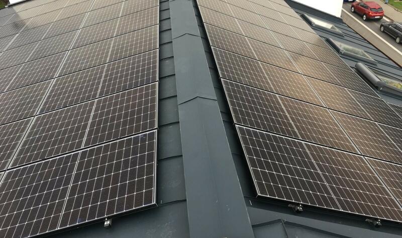 Reference: Fotovoltaická elektrárna instalovaná na bytový dům v Olomouci
