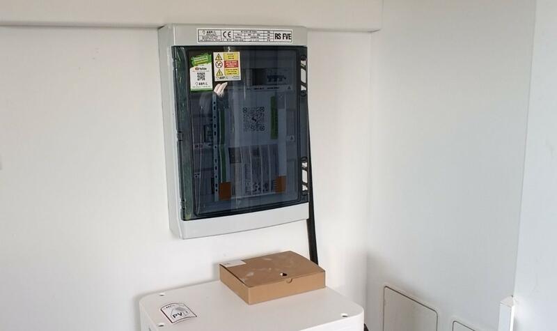 Reference: Instalace fotovoltaické elektrárny s bateriovým úložištěm - Tichá