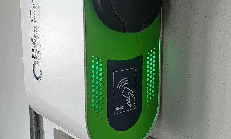 Reference: Instalace fotovoltaické elektrárny s dobíjecí stanici pro elektromobil - Drhovy