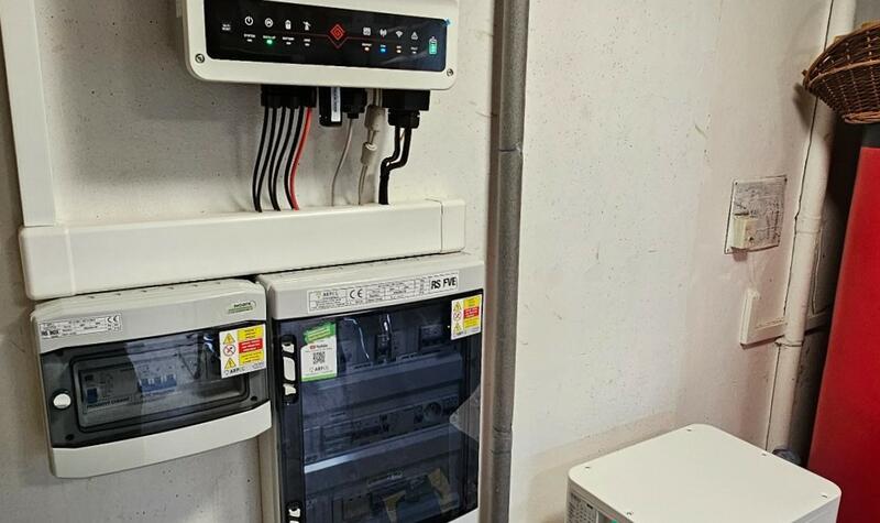 Reference: Instalace fotovoltaické elektrárny s dobíjecí stanici pro elektromobil - Drhovy