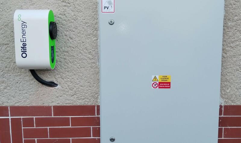 Reference: Solární elektrárna s dobíjecí stanici pro elektromobil - Řepice