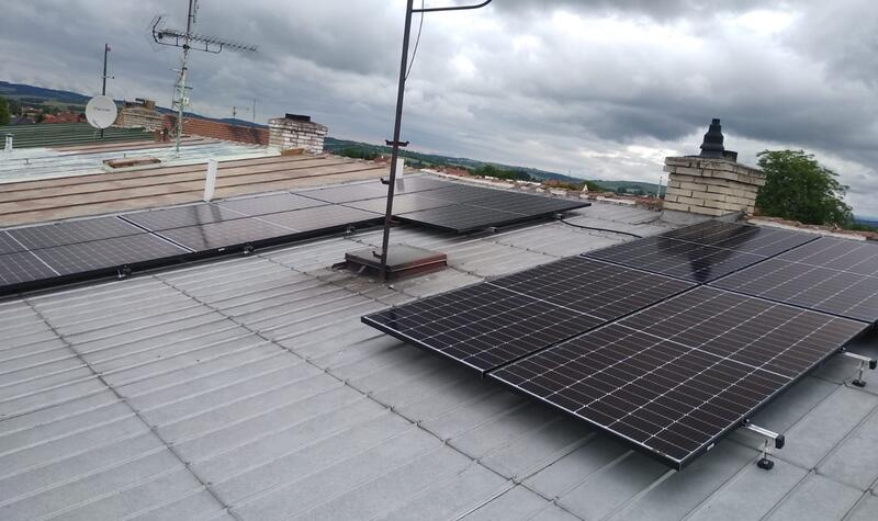 Reference: Solární elektrárna na klíč s bateriovým systémem - Huštěnovice 