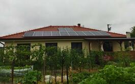 Reference Instalace fotovoltaiky s bateriovým úložištěm - Zásmuky
