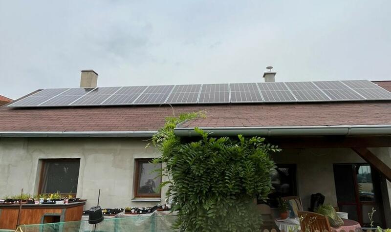 Reference: Fotovoltaika s akumulací energie - Zaloňov-Horní Dolce 