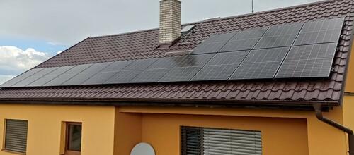 Reference Fotovoltaická elektrárna s využitím baterií - Náklo 