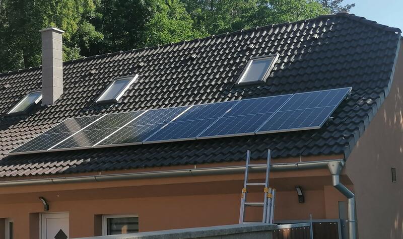 Reference: Fotovoltaická elektrárna s vyřízením dotace Nová zelená úsporám - Stradonice 