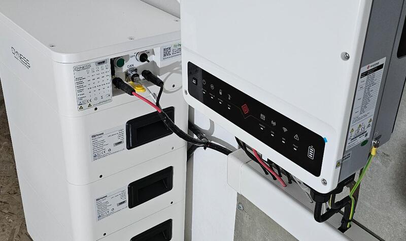 Reference: Fotovoltaická elektrárna s baterií a nabíjecí stanici pro elektromobil - Františkovy Lázně-Žítovice