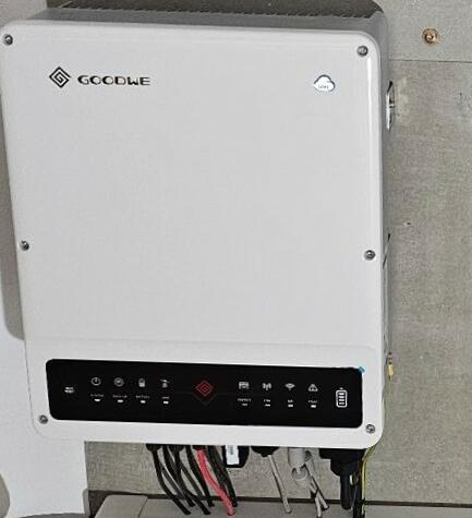 Reference: Fotovoltaická elektrárna s baterií a nabíjecí stanici pro elektromobil - Františkovy Lázně-Žítovice