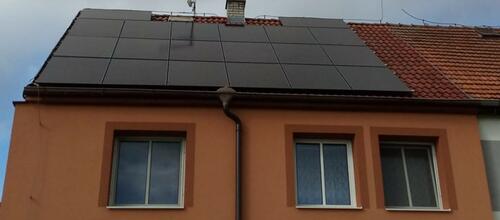 Reference Fotovoltaika s bateriovým úložištěm o kapacitě 14,2 kWp - Planá nad Lužnicí 