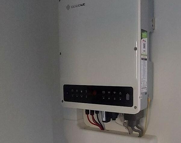 Reference: Solární elektrárna bez bateriového úložiště - Staříč 