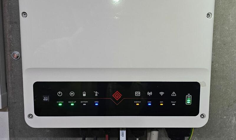 Reference: Fotovoltaická elektrárna na míru s bateriovým úložištěm - Střížovice 