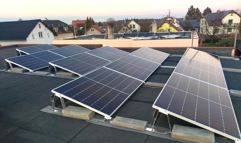 Reference: Fotovoltaická elektrárna na rovné střeše - Pustá Polom 