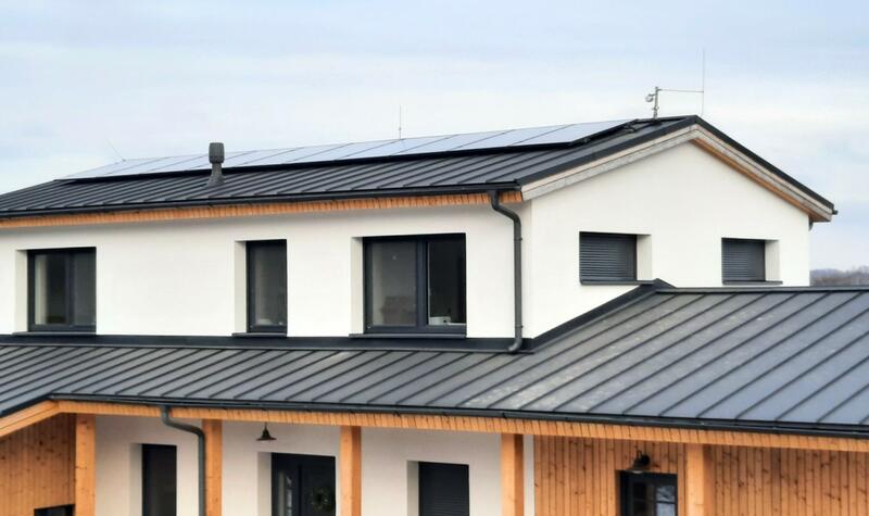 Reference: Solární elektrárna s ukládáním vyrobené energie do baterií - Ostrava 