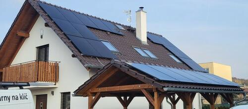 Reference Instalace fotovoltaiky s dobíjecí stanicí pro elektromobily - Žalhostice 