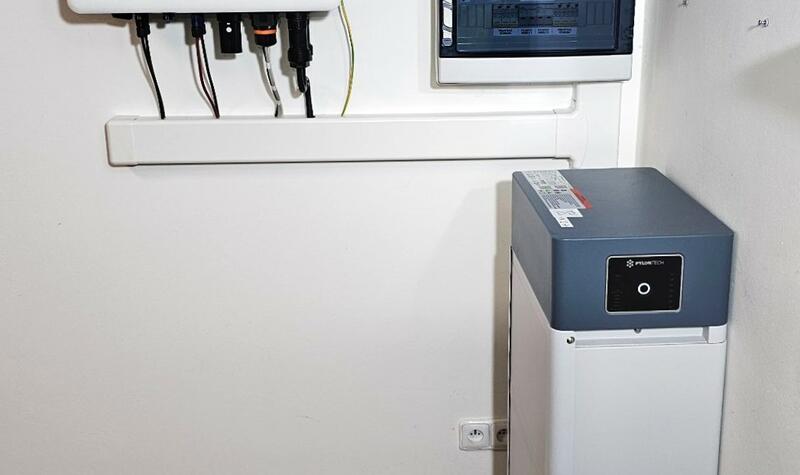 Reference: Solární systém s nabíjením elektromobilů - Dušníky
