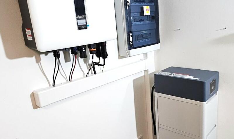 Reference: Solární systém s nabíjením elektromobilů - Dušníky