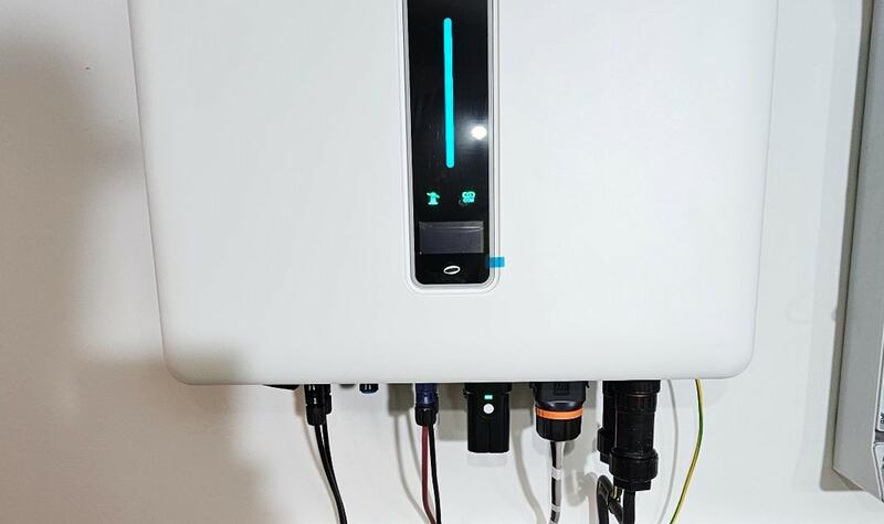 Reference: Solární systém s nabíjením elektromobilů - Dušníky