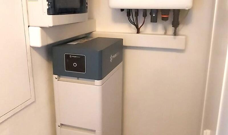 Reference: FVE s dobíjecí stanici pro elektromobil a GreenBoxem - Pržno 