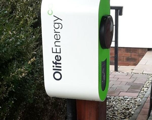 Reference: Fotovoltaická elektrárna s dobíjecí stanici pro elektromobil a GreenBoxem - Kozlovice