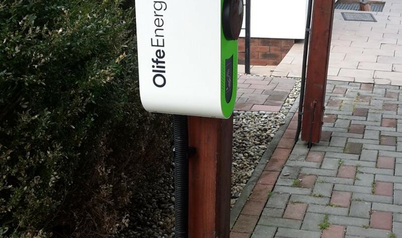 Reference: Fotovoltaická elektrárna s dobíjecí stanici pro elektromobil a GreenBoxem - Kozlovice